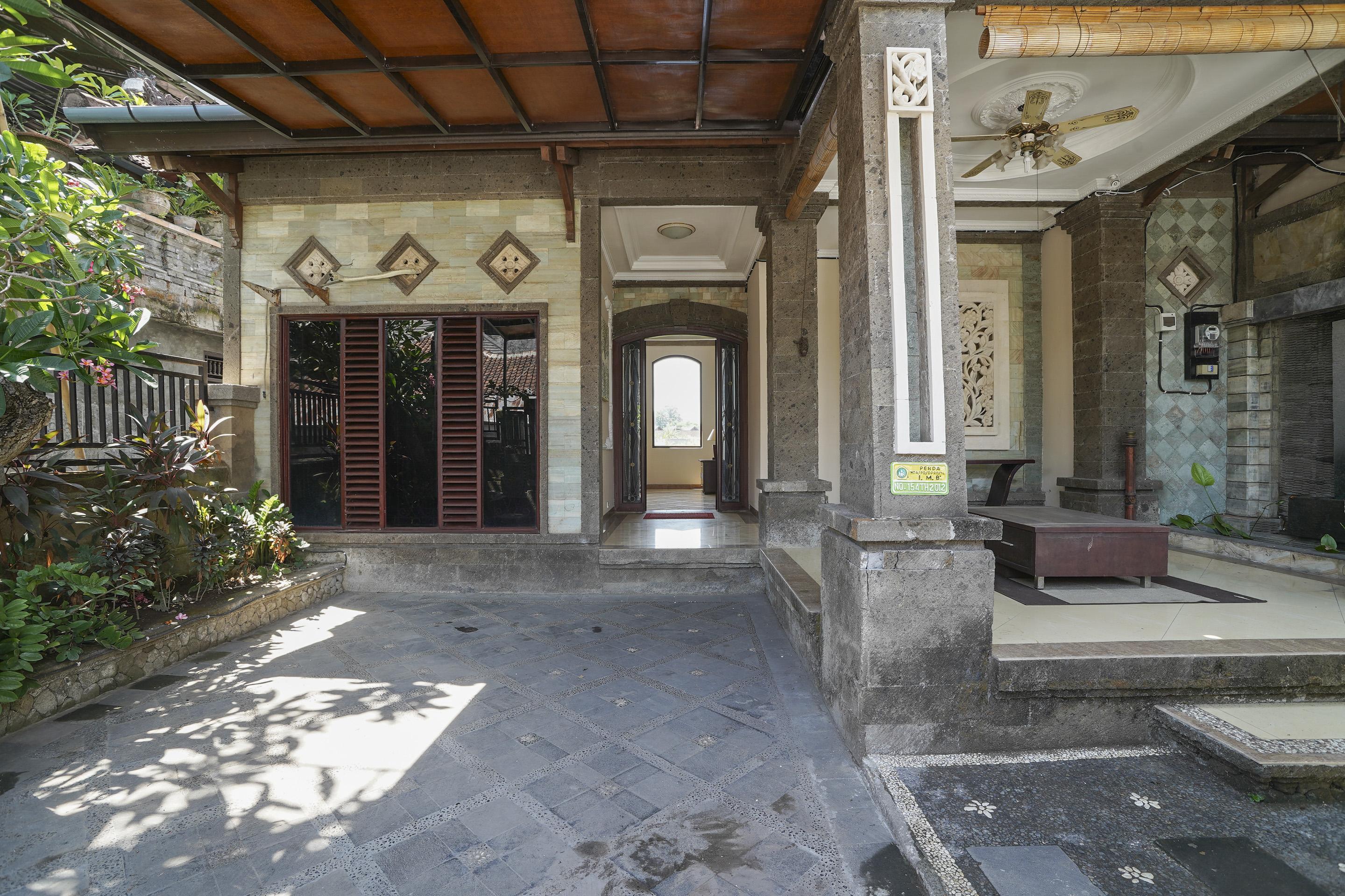 Oyo 2321 Griya Shanti Homestay Ketewel Exteriör bild