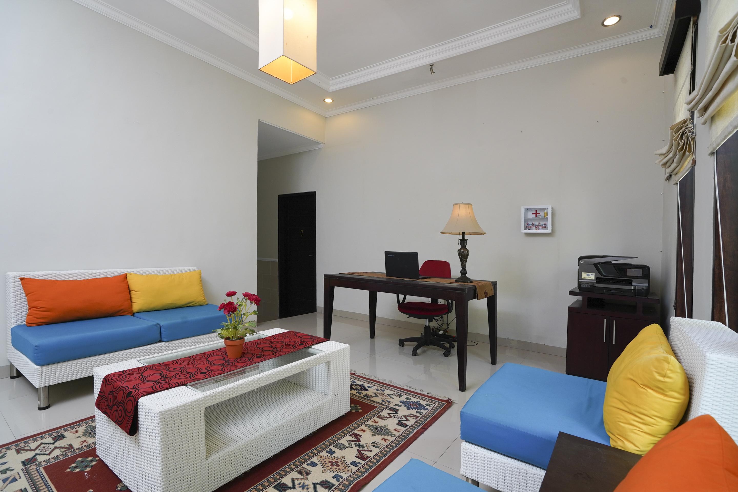 Oyo 2321 Griya Shanti Homestay Ketewel Exteriör bild